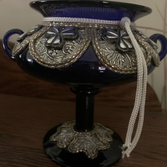 Beautiful Caspian Decorative Glass - Picture 4 of 6